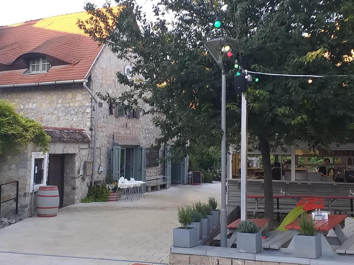 Galeria Apartman Veszprém Εξωτερικό φωτογραφία